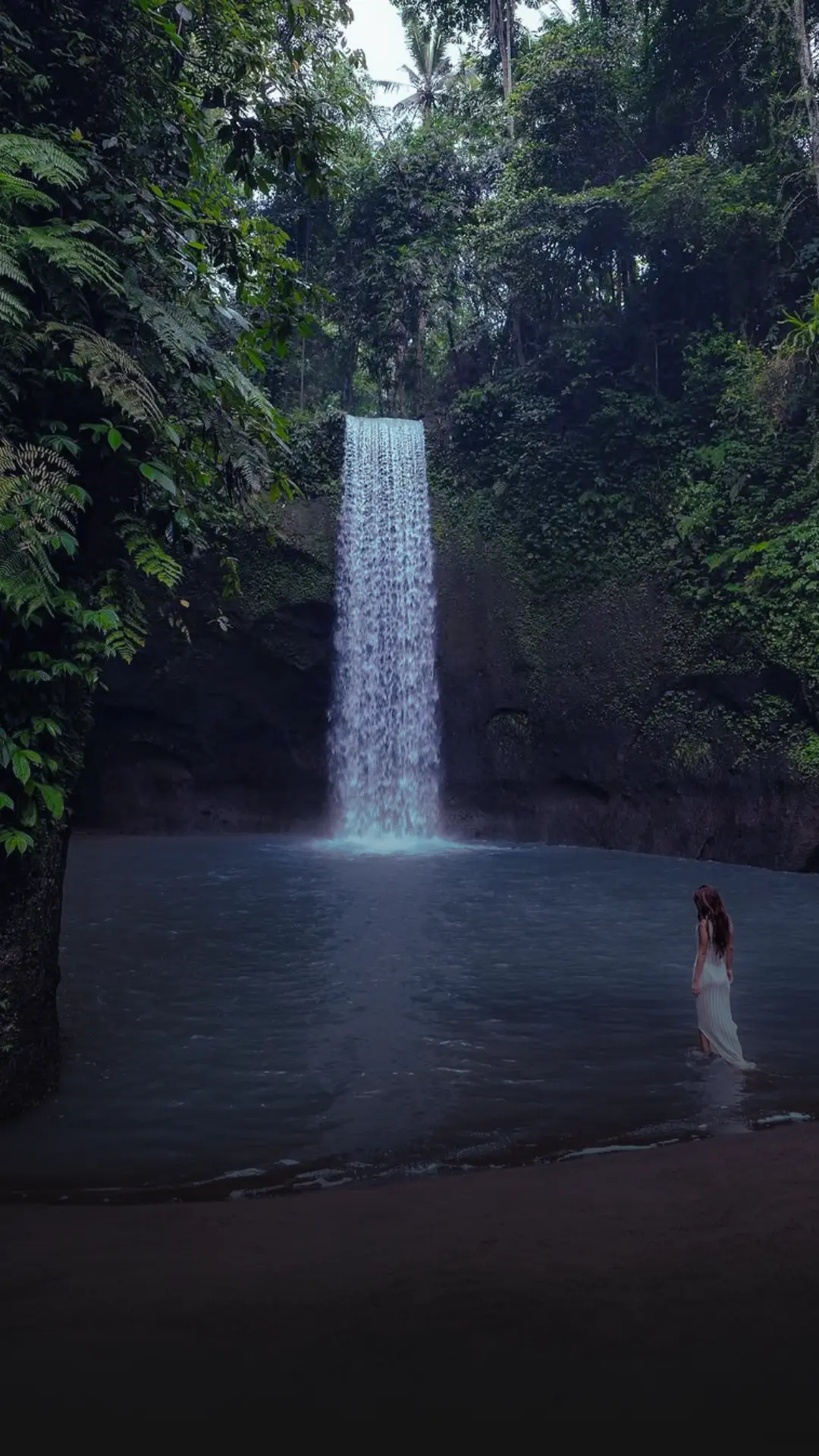 Bali Instagram Tour with viral photo spots, temples, swings, and rice terraces.
