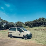 CAMPERVAN - EN - Home 23 Campervan Bali Mobil Campervan East Bali di tengah lanskap hijau pegunungan Karangasem