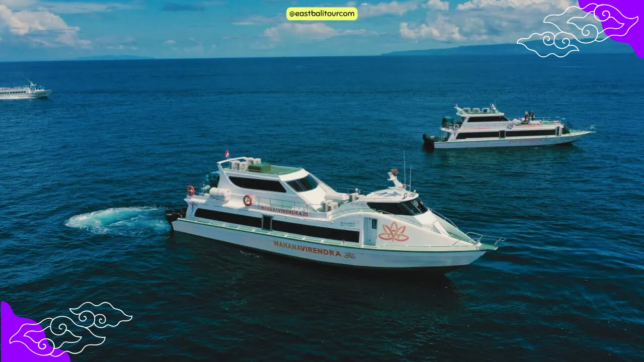 Barco Rápido de Bali a Las Islas Gili Trawangan 2 Los mejores ferries y barcos de Bali navegando entre islas tropicales con vistas panorámicas al mar